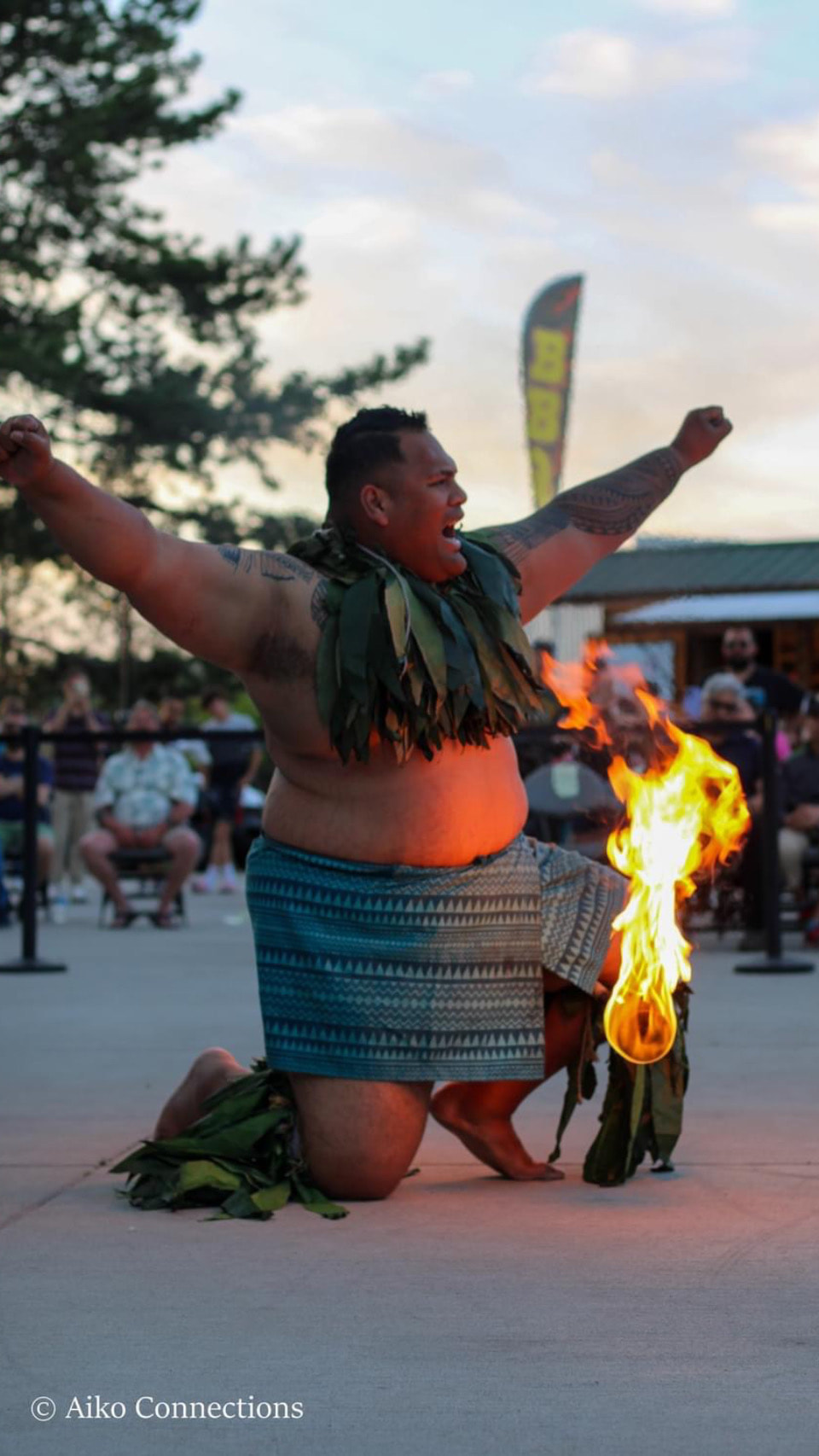Fire show Polynesian fire knife dancer luau entertainment
